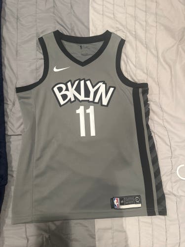 Men’s Large Kyrie Irving Brooklyn Nets Jersey