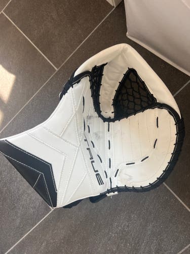 true px3 590 break pro goalie glove