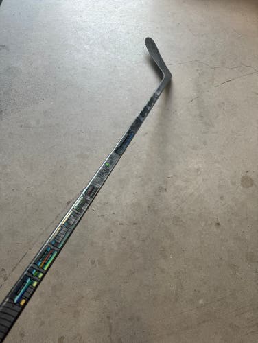 New Senior CCM Left Hand P28M 85 Flex Pro Stock RibCor Trigger 6 Pro Hockey Stick