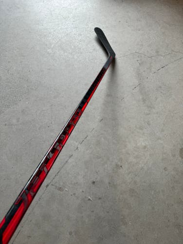 NHL New Senior CCM Left Hand Mid Pattern 75 Flex Pro Stock JetSpeed FT4 Pro Hockey Stick