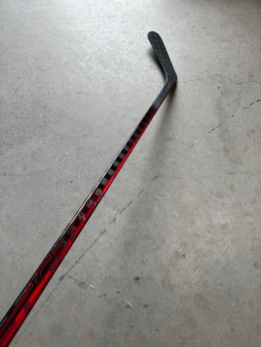 NHL New Senior CCM Left Hand Mid Pattern 75 Flex Pro Stock JetSpeed FT4 Pro Hockey Stick