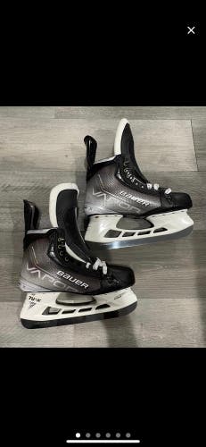 New Senior Bauer Wide Width  Pro Stock 7.5 Vapor Hyperlite Hockey Skates