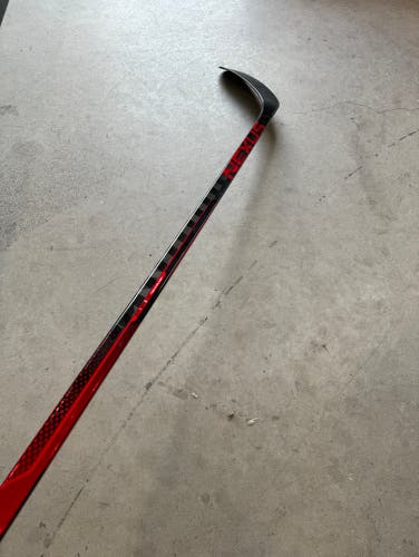 CUSTOM RED NHL New Senior Bauer Right Handed P28 Pro Stock Nexus Geo Hockey Stick