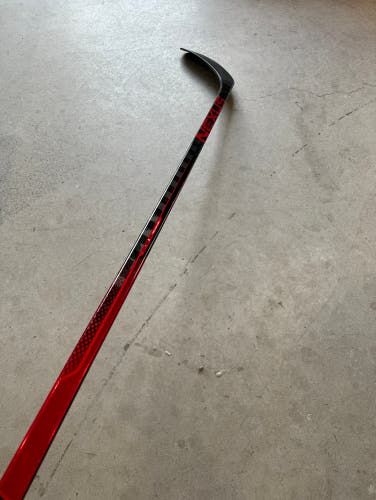 CUSTOM RED NHL New Senior Bauer Right Handed P28 Pro Stock Nexus Geo Hockey Stick