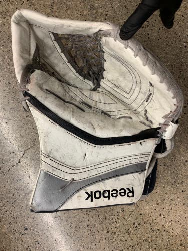 Used Reebok XLT28 Regular Goalie Glove