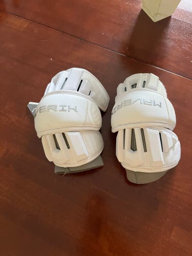 Lacrosse maverik max elbow pads