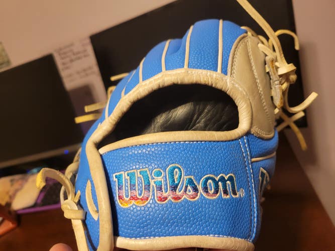 Used 2023 Right Hand Throw Wilson A2000 the moment/autism speaks Baseball Glove 12.25"