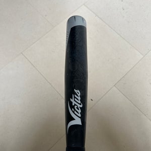 2021 victus nox Size 33 Drop 3 Barely Used Beautiful Condition