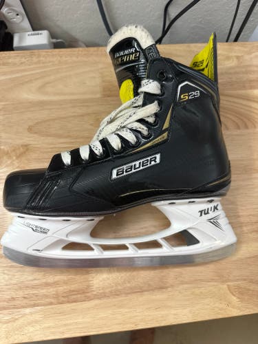 Bauer Supreme S29 Adult size 9.5 D