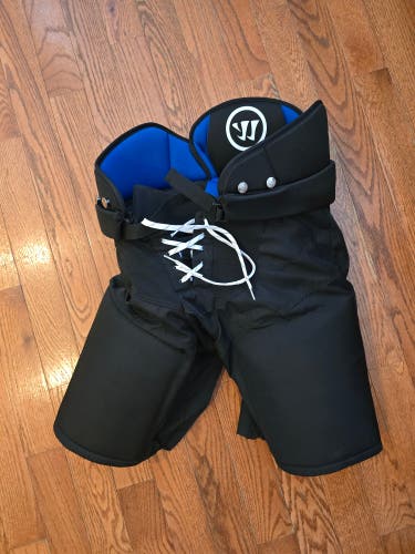 Senior Medium +1 Warrior Covert QRE Pro Hockey Pants Pro Stock Black