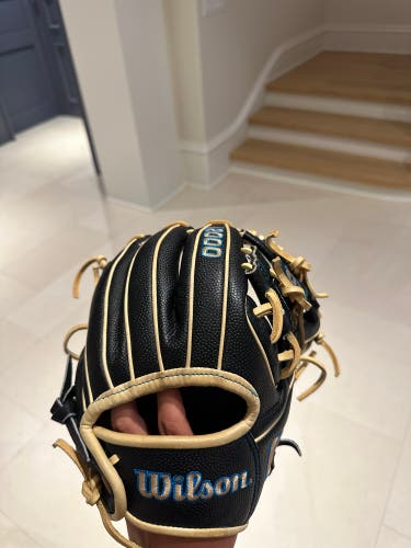 Used wilson A2000 Infeild Glove Size 11.5