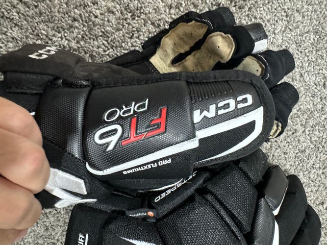 CCM FT6 Pro Glove