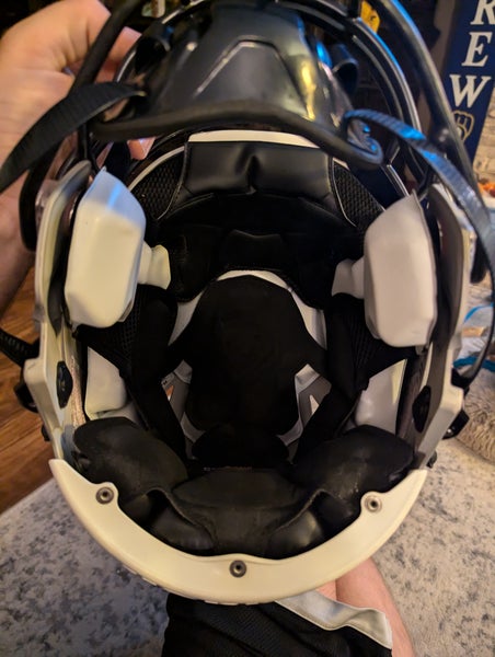 Person Speedflex Large Adult Riddell SpeedFlex Helmet | SidelineSwap | Buy and Sell on ...