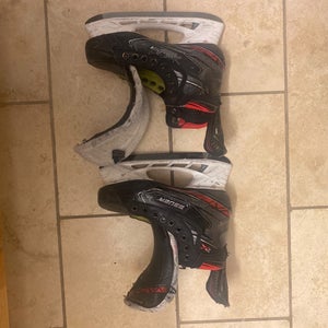 Used Junior Bauer Regular Width Size 4 Vapor 2X Hockey Skates