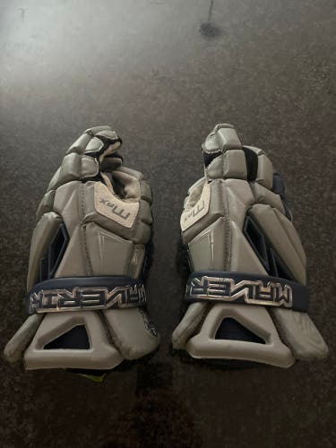 Georgetown Lacrosse Team Issued Player #44  Maverik Max Lacrosse Gloves 13"