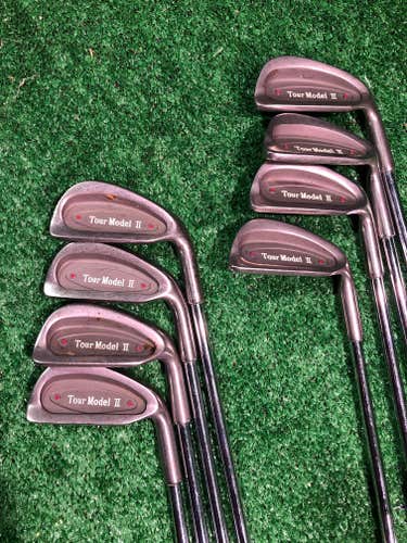 Tour Model II 3, 4, 5, 6, 7, 8, 9, P Iron Set Steel, Right handed