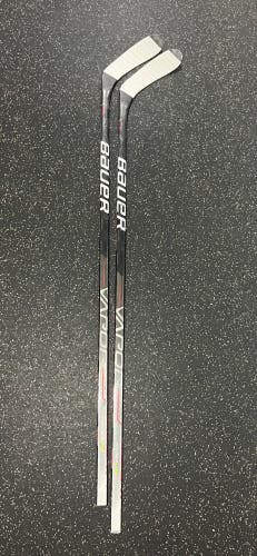 Used Senior Bauer Right Handed P28  Vapor Hyperlite Hockey Stick