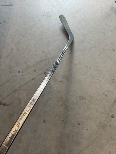 Used Senior Bauer Left Hand P92 77 Flex Pro Stock Vapor Hyperlite 2 Hockey Stick