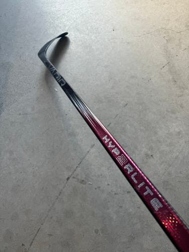 Used Senior Bauer Left Hand P28 77 Flex Pro Stock Vapor Hyperlite 2 Hockey Stick