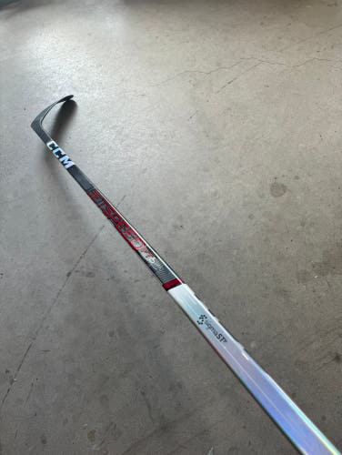 New Senior CCM Left Hand P28 80 Flex Pro Stock Jetspeed FT6 Pro Hockey Stick