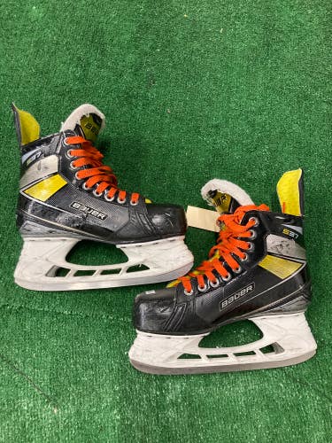 Used Intermediate Bauer Supreme S37 Hockey Skates Extra Wide Width Size 5.5