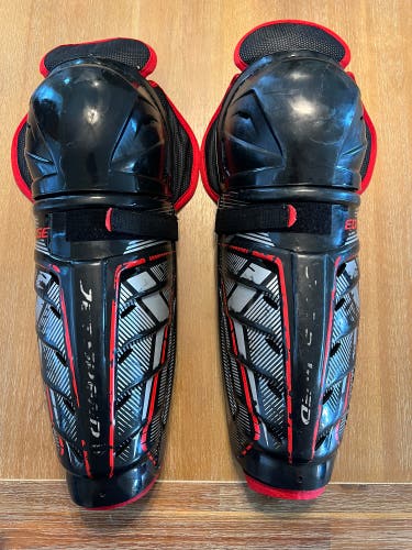CCM jet speed 13” shin guards