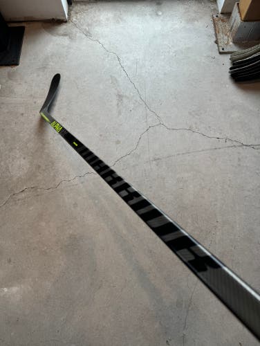 Senior Warrior Right Handed P90 Pro Stock Alpha Lx 20 95 Flex Hockey Stick