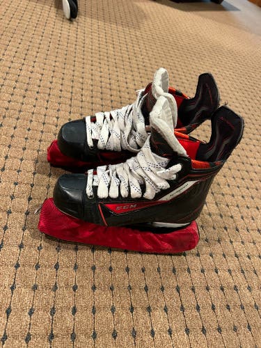 CCM jetspeed Intermediate hockey skates