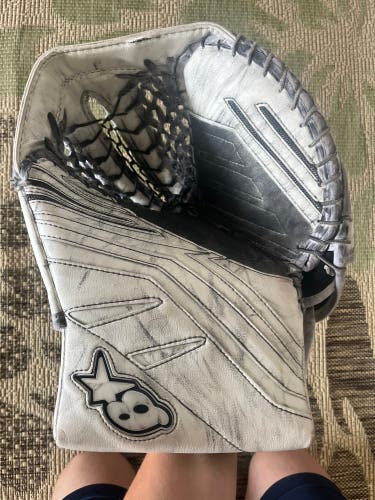Used Brian’s Gnetik 5 Goalie Glove Senior