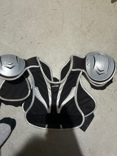 Brine lacrosse shoulder pads