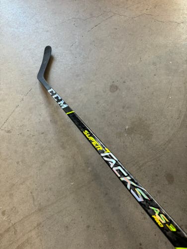 NHL New Senior CCM Right Handed 85 Flex P28 Pro Stock Super Tacks AS3 Pro Hockey Stick