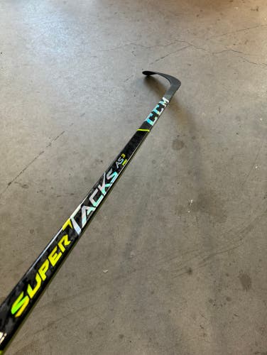 NHL New Senior CCM Right Handed 85 Flex P28 Pro Stock Super Tacks AS3 Pro Hockey Stick