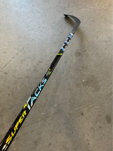 NHL New Senior CCM Right Handed 85 Flex P28 Pro Stock Super Tacks AS3 Pro Hockey Stick