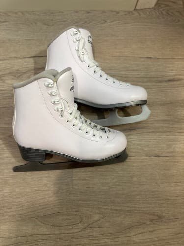 Used Jackson Ultima B Adult 8 Figure Skates