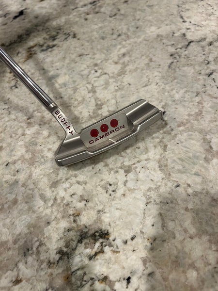 Silver Used Unisex Blade Right Handed 34" Special Select Newport 2.5 Putter