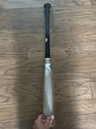 Used Victus Birch  28" Tatis Bat