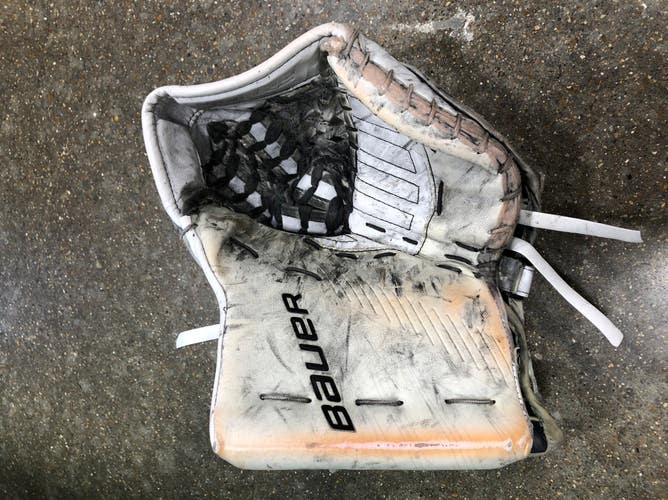 Used Bauer Supreme Ultrasonic Regular Goalie Glove