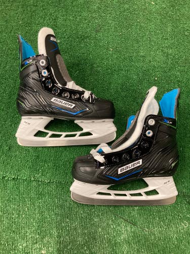 New Youth Bauer XLP Hockey Skates Regular Width 13