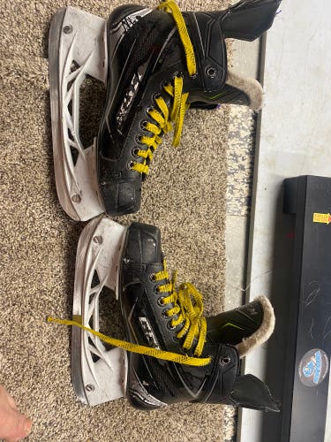 Used Intermediate CCM Size 4 RibCor 74K Hockey Skates