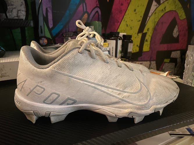 White Nike vapor cleats baseball