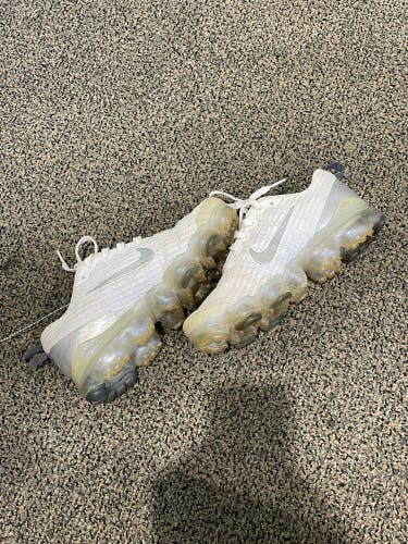 Used Youth 5 Nike Air VaporMax Flyknit GS 'White Silver"