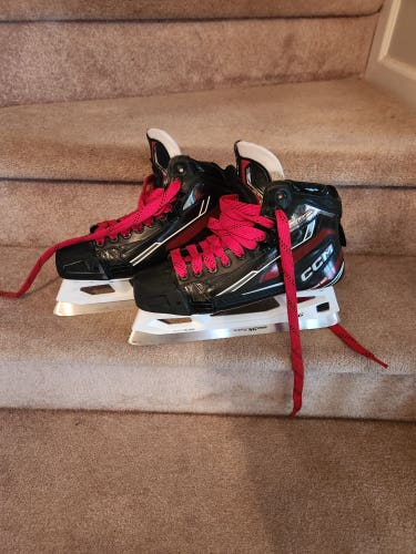 Senior CCM Extreme Flex E6.9 Hockey Goalie Skates Regular Width 9