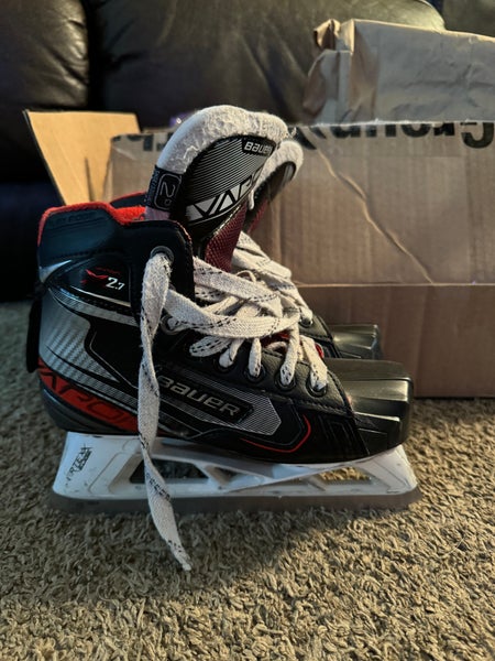 Used Junior Bauer Regular Width Size 2 Vapor X2.7 Hockey Goalie Skates