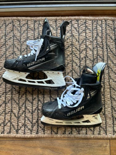 Used Senior Bauer Extra Wide Width Pro Stock Size 6.5 Vapor Hyperlite 2 Hockey Skates