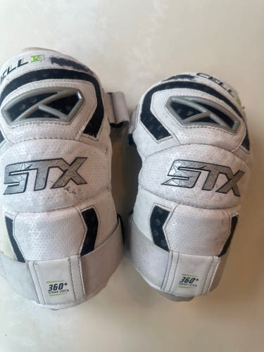 Used Youth STX Cell V Arm Pads