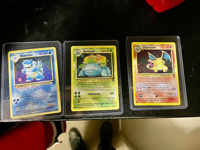 3 Pokémon cards