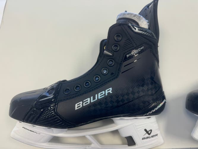 Used Senior Bauer Supreme Shadow Hockey Skates Size 6.5
