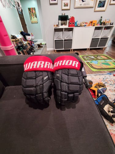 Used Warrior Covert QR1 Gloves 14"