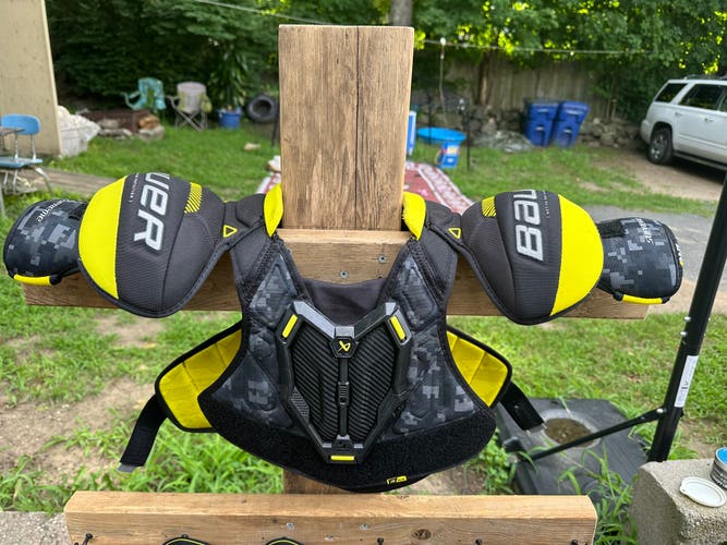 Bauer supreme M3 shoulder pads