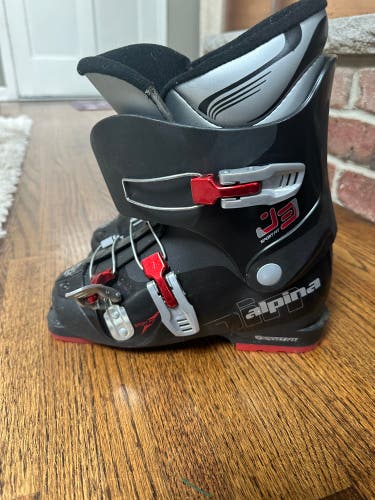 Size US 4.5 Downhill Ski boots